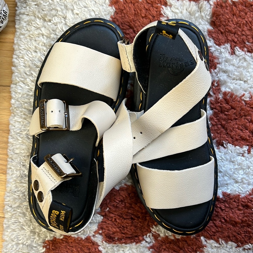 NWOT dr marten gryphon platform sandals, never worn size 6 us perfect condition